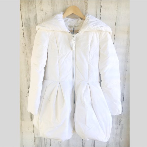 Alice + Olivia Jackets & Blazers - Alice+Olivia Blakely Flared Puffer Coat Duck Down